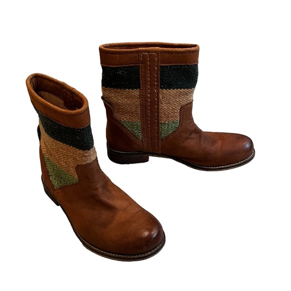 Seychelles Shoes - Seychelles Cowboy Leather and Woven Fabric Boots, Sz 10